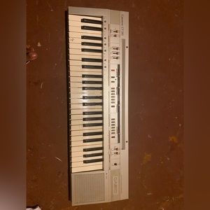 Casiotone CT310 piano